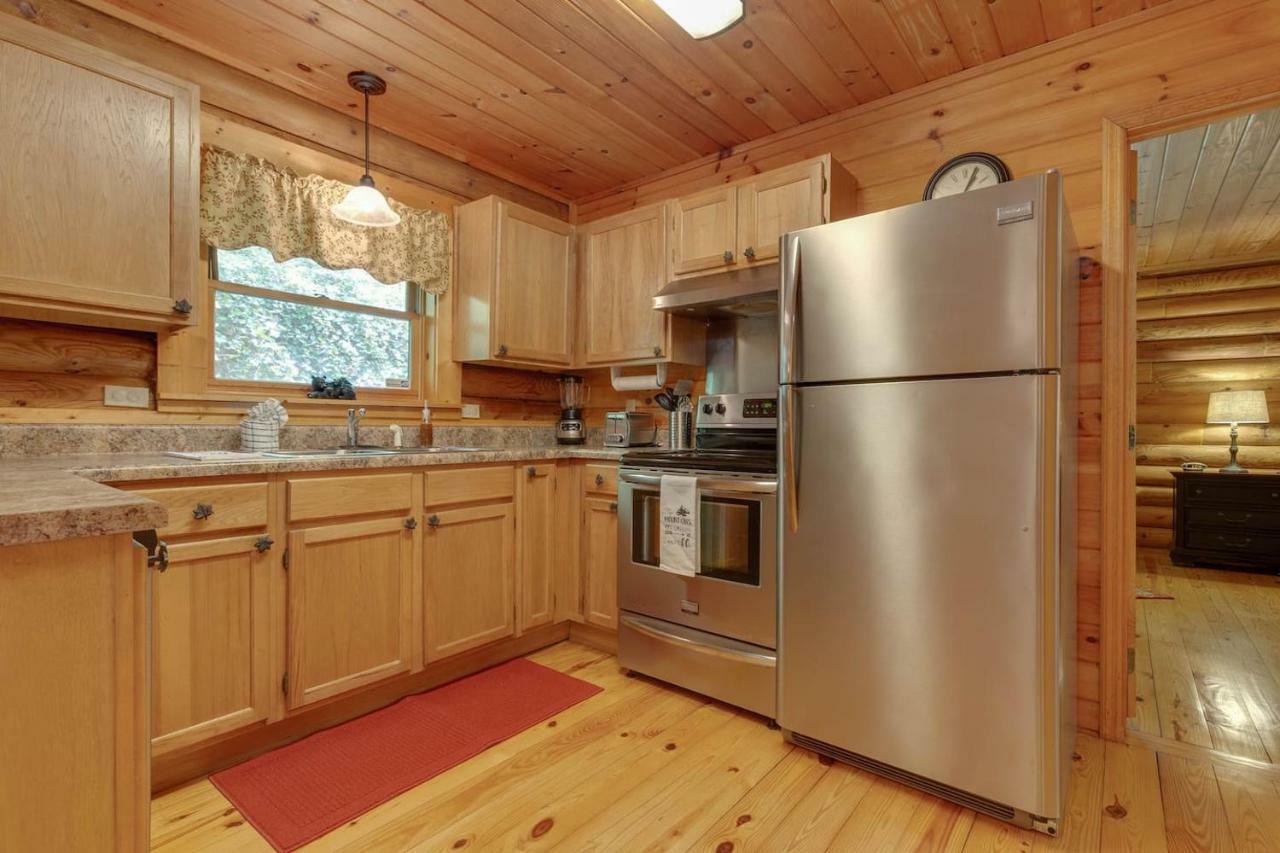 Log Cabin! 1Mile From The Action! Private Lane! Hot Tub! Pool Table! Villa Pigeon Forge Eksteriør bilde